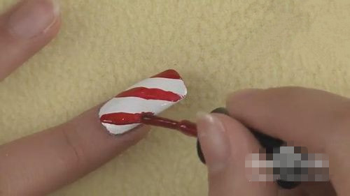 红色条纹DIY 美甲图片 红色条纹DIY 美甲图片