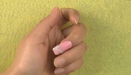 优雅粉色DIY美甲图片 优雅粉色DIY美甲图片