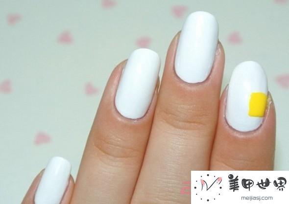 女孩子们最喜欢的撞色美甲DIY教程 女孩子们最喜欢的撞色美甲DIY教程